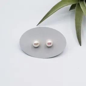 10MM WHITE PEARL POST EARRING