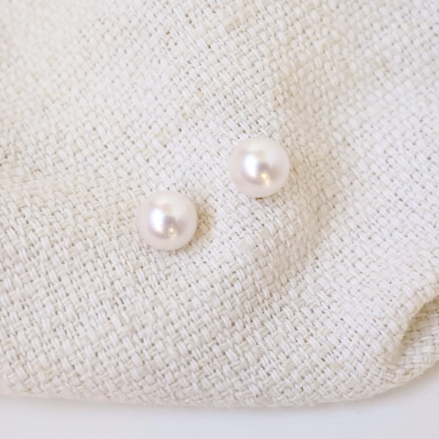 14k Gold 8mm Pearl Post Earrings