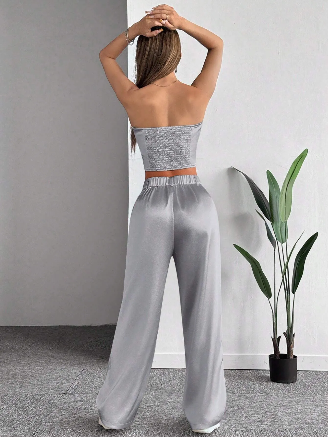 1set Light Grey Satin Sleeveless Top And Pants Lady Suit