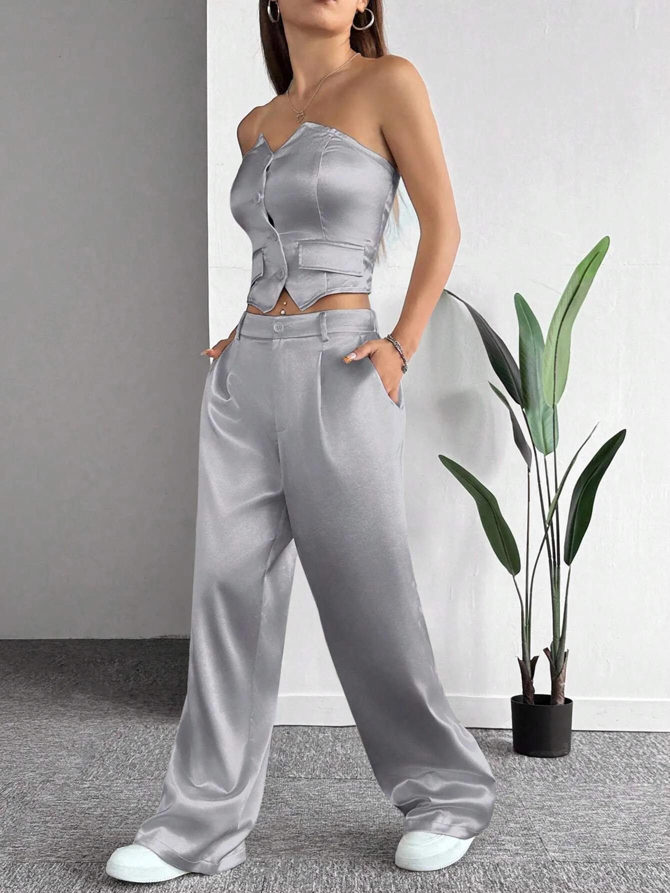 1set Light Grey Satin Sleeveless Top And Pants Lady Suit