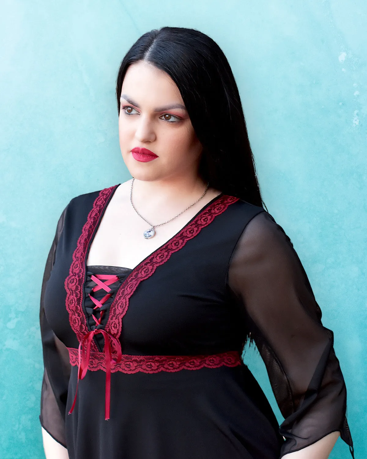 Bewitched Top in Black/Fuschia