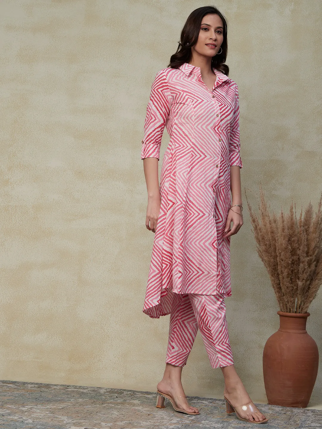 Chevron Printed Wooden Buttoned High-Low Hem Kurta with Pants - Pink