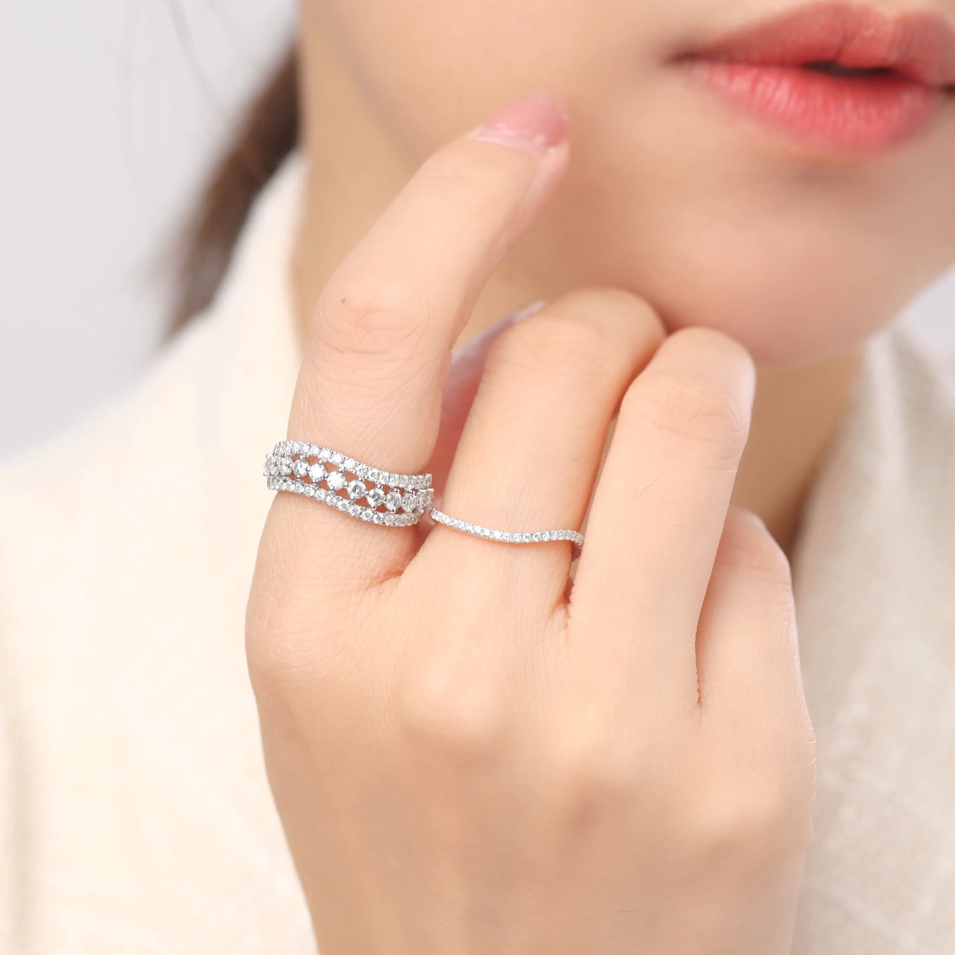 ELEGANCE CURVE DIAMOND RING