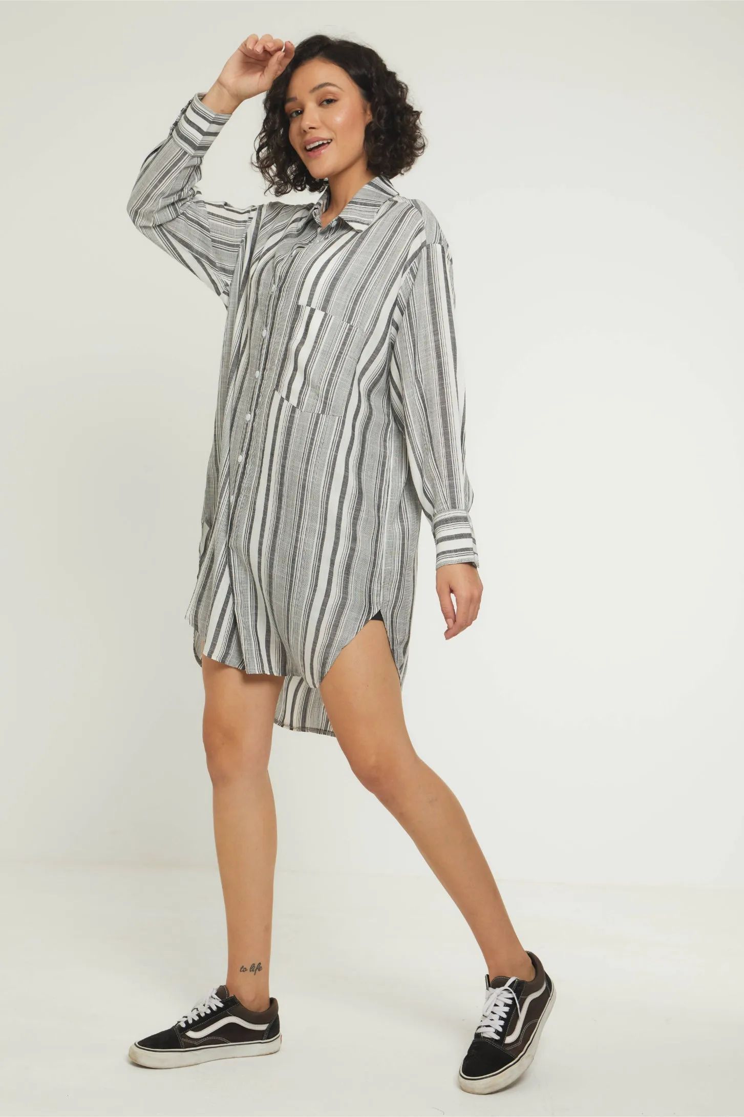 OVERSIZED SHIRT DRESS - GREY