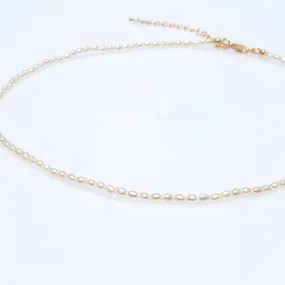 Rani Rice Pearl Necklace Gold Detail