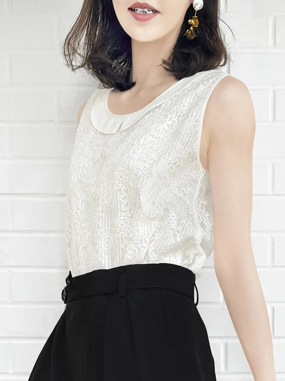 Tonal Lace Contrasted Collar Tank Sleeveless Longline Top