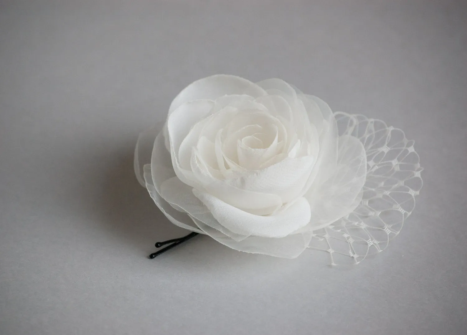 Wedding hair flower fascinator - Bridal rose hair piece - Ivory rose hair flower - Wedding headpiece