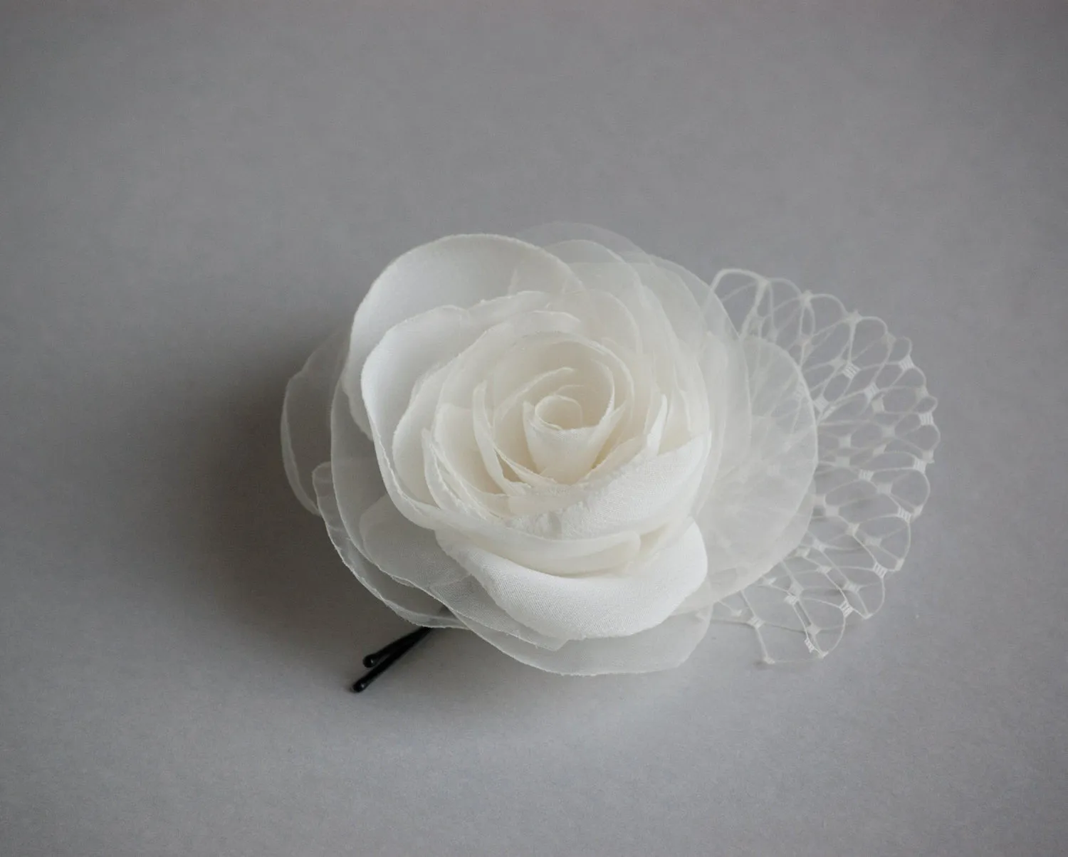 Wedding hair flower fascinator - Bridal rose hair piece - Ivory rose hair flower - Wedding headpiece